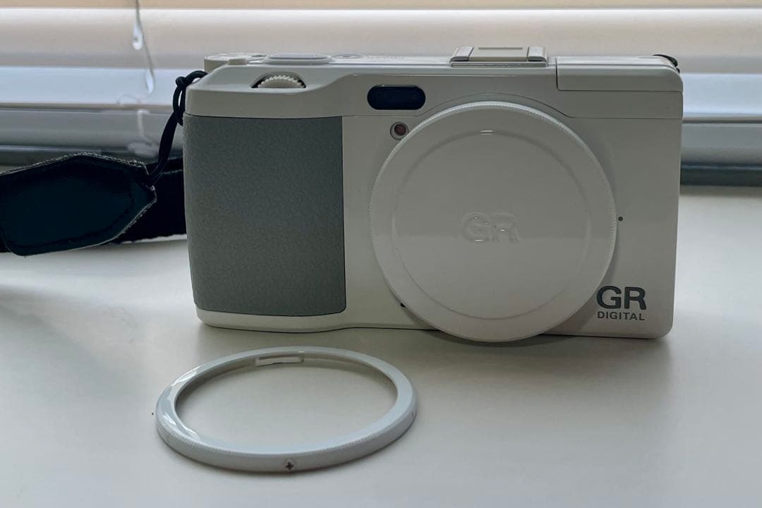 デジタルカメラ GR DIGITAL IV white Edition