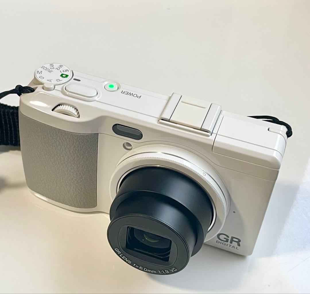 デジタルカメラ GR DIGITAL IV white Edition