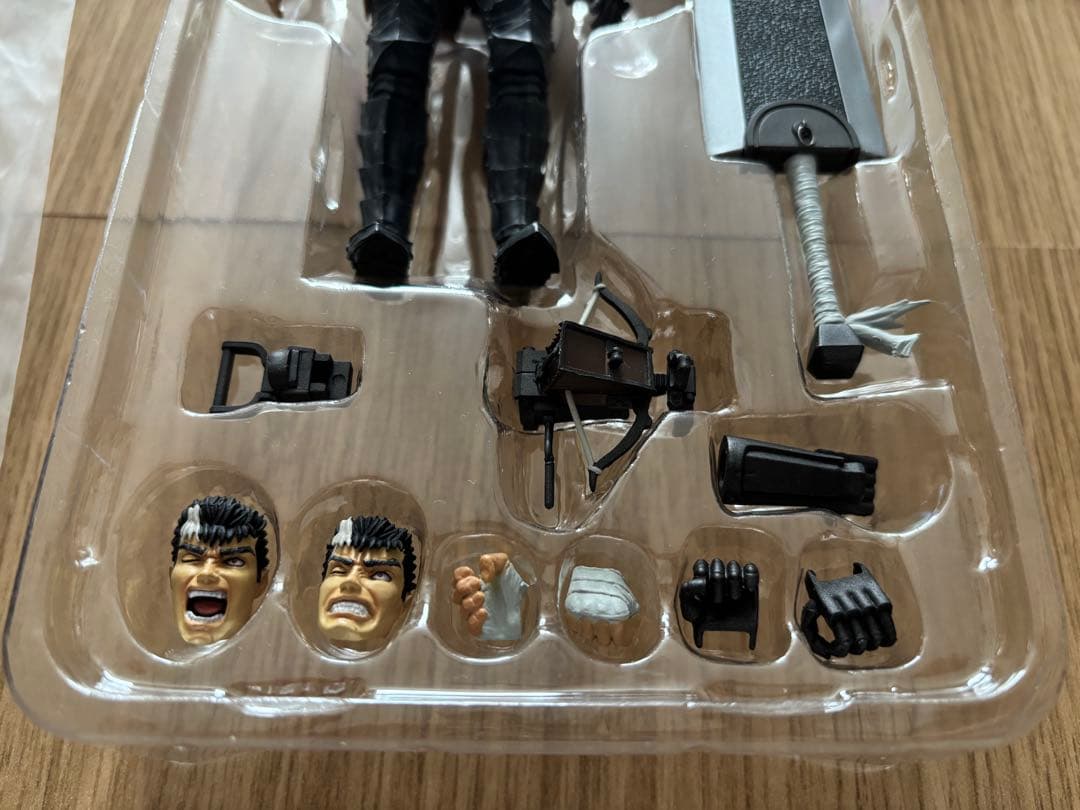 ベルセルク　S.H.Figuarts ガッツ（狂戦士の甲冑）　フィギュアーツ