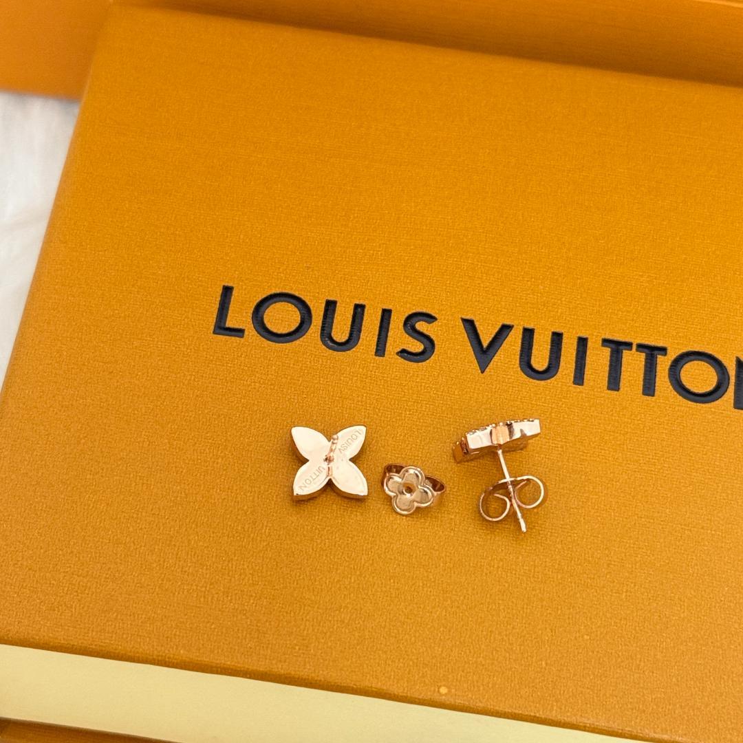 ピアス スター ブロッサム