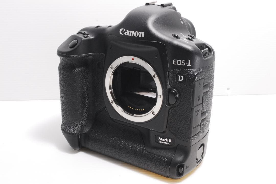 EOS 1D MarkⅡ　トリプルレンズキット