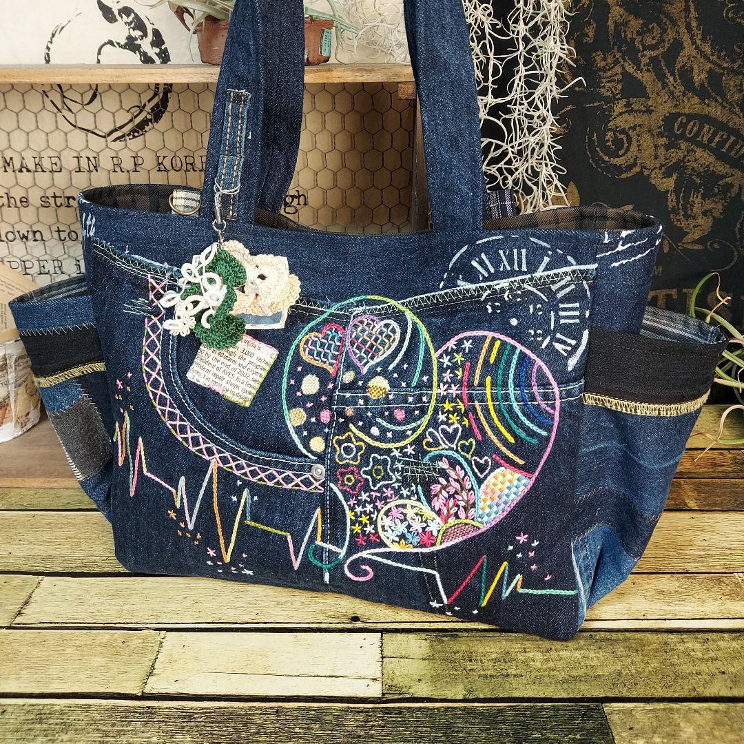 刺繍デニムバックNo.682　デニムリメイク　チューリップバック　サイドポケット