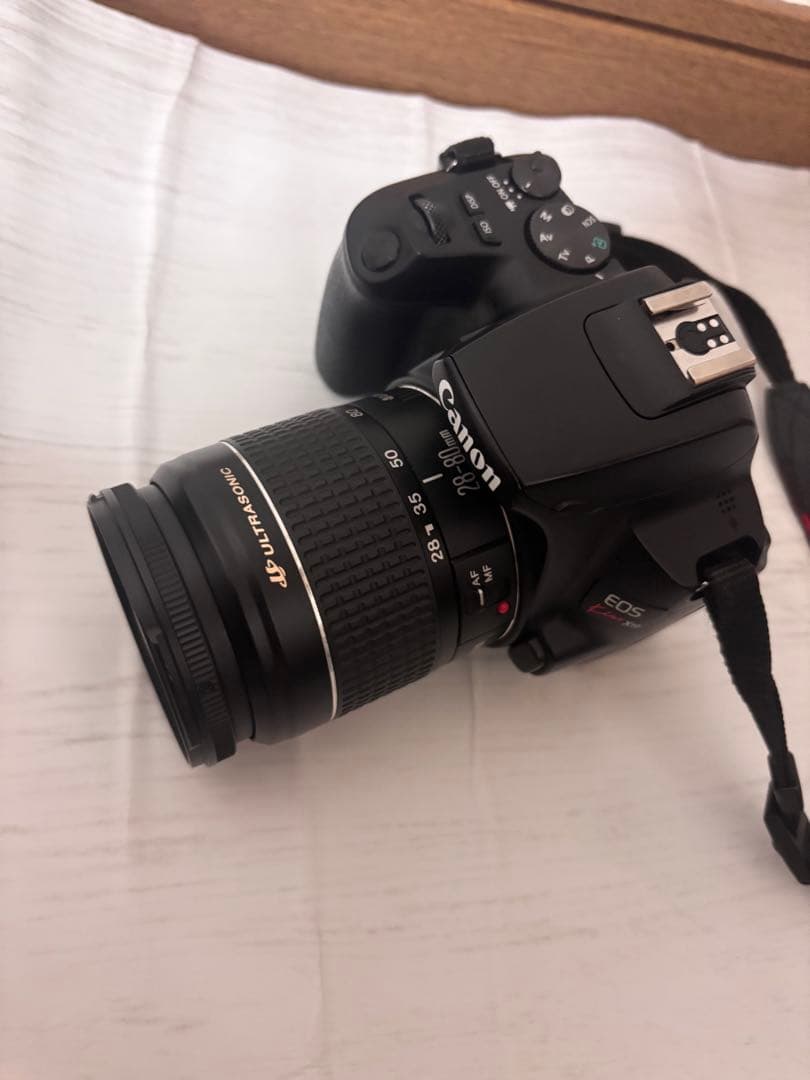 Canon EOS Kiss X10 28-80mmレンズ 付属品あり