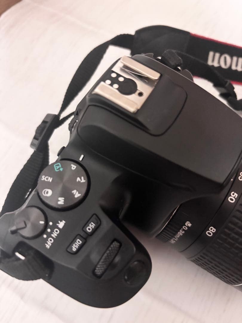 Canon EOS Kiss X10 28-80mmレンズ 付属品あり