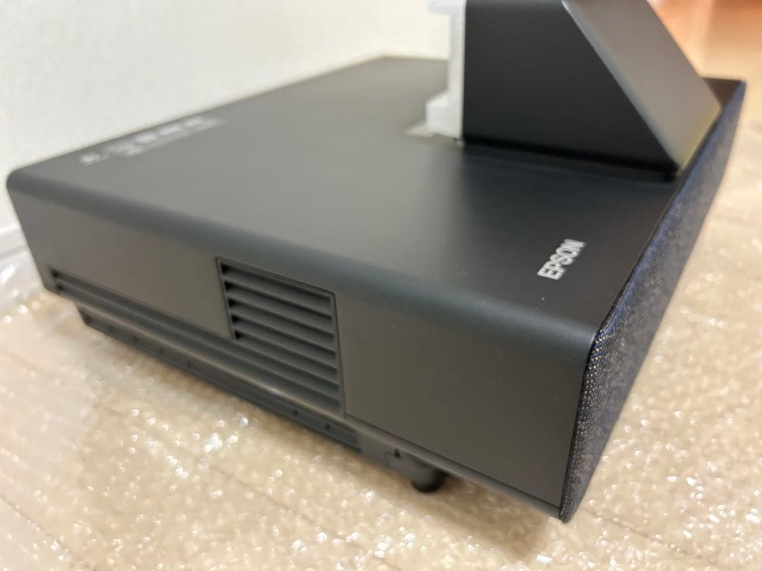 EPSON EH-LS500B 超単焦点プロジェクター