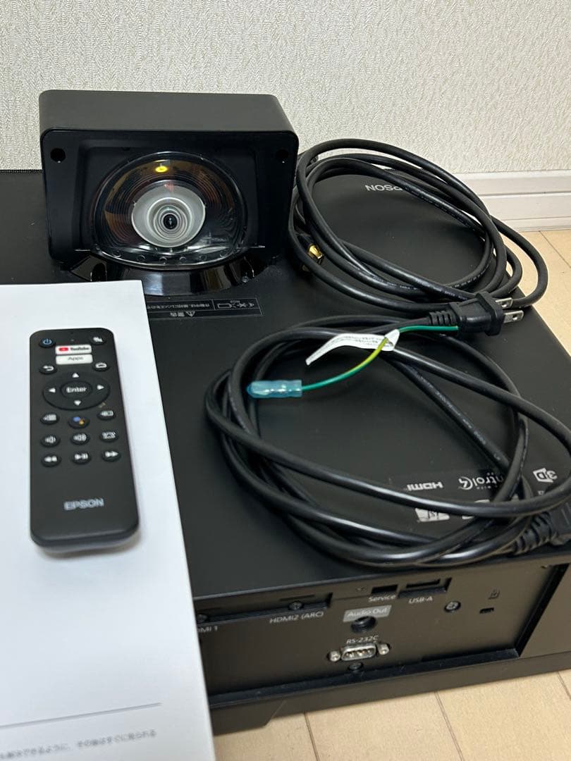 EPSON EH-LS500B 超単焦点プロジェクター