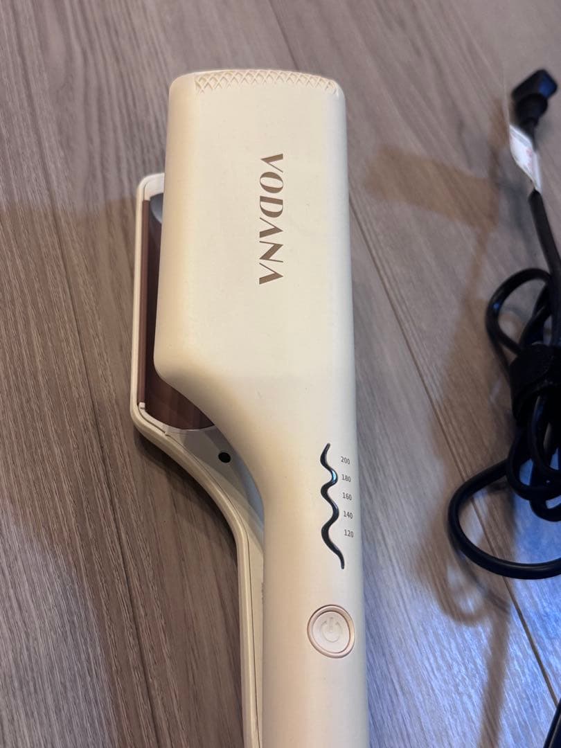 箱、説明書付き【VODANA/ボダナ】トリプルフローウェーブアイロン 32mm