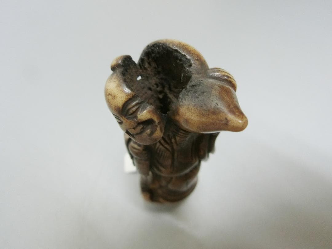 時代色！【根付　鹿角製　人物に瓢箪　提げ物・56・骨董古美術】美術工芸　鑑賞古玩