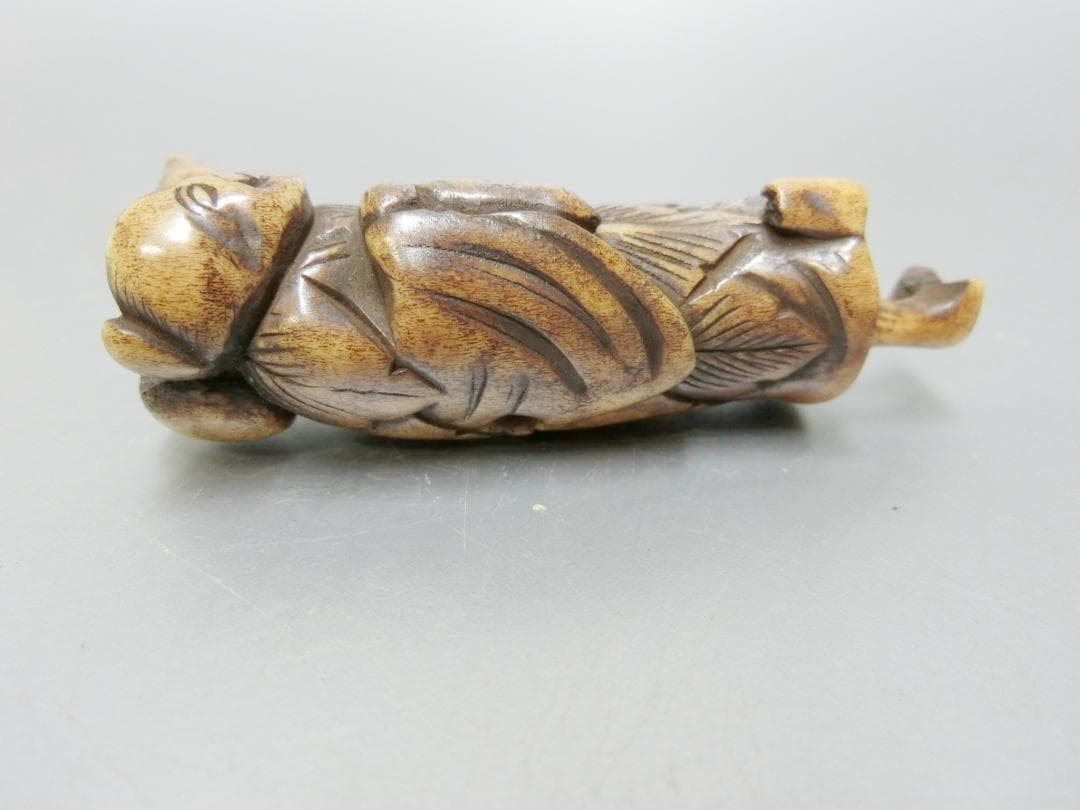 時代色！【根付　鹿角製　人物に瓢箪　提げ物・56・骨董古美術】美術工芸　鑑賞古玩