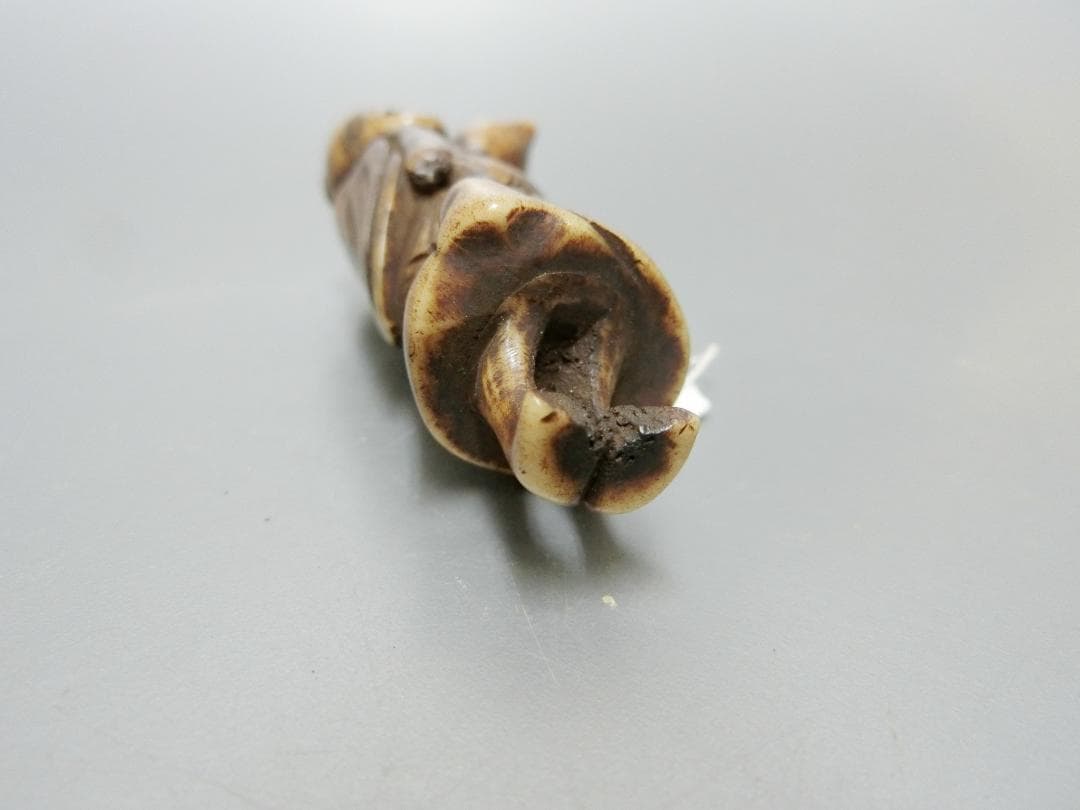 時代色！【根付　鹿角製　人物に瓢箪　提げ物・56・骨董古美術】美術工芸　鑑賞古玩