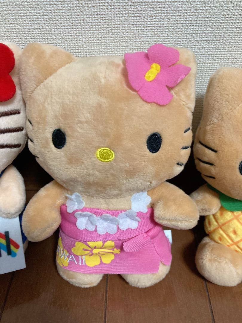 ハローキティ ハワイ ぬいぐるみ 4体セット 日焼け キティちゃん ハイビスカス