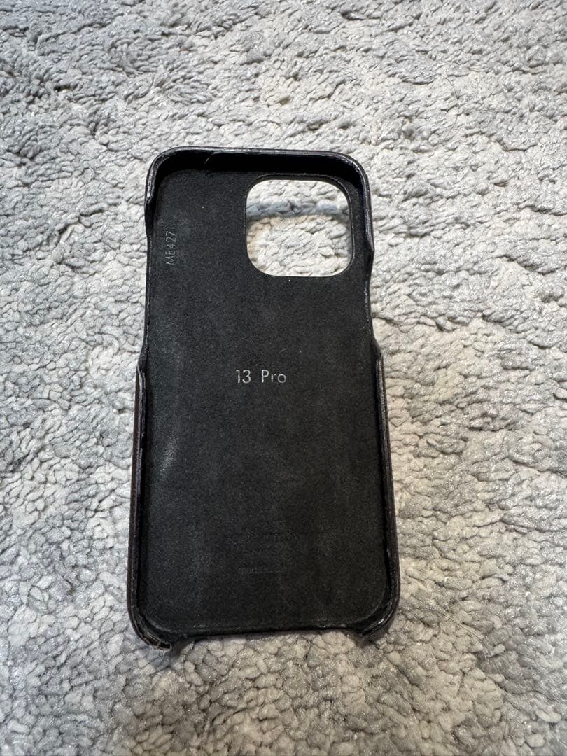 Louis VuittonのiPhone 13 Pro用レザーケース