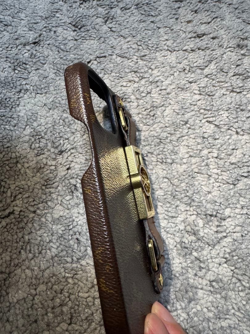 Louis VuittonのiPhone 13 Pro用レザーケース