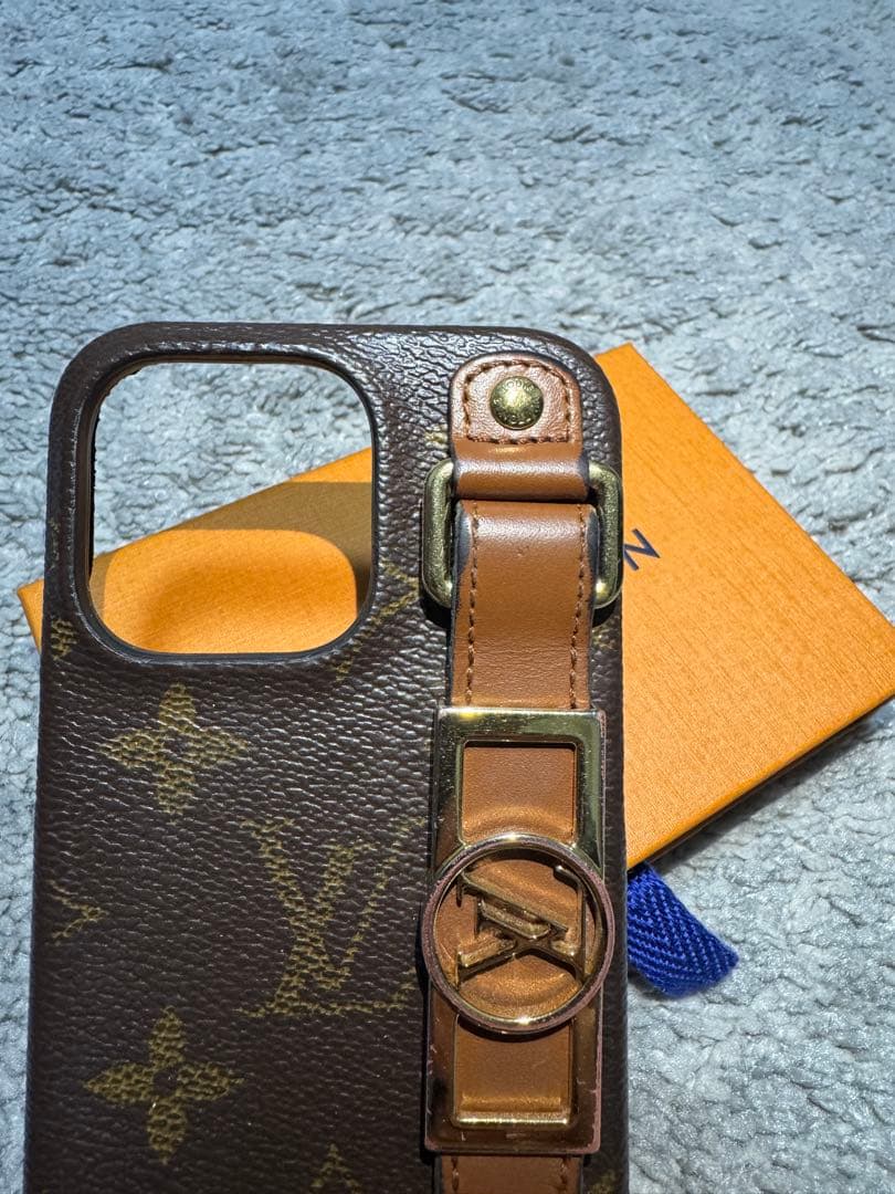 Louis VuittonのiPhone 13 Pro用レザーケース