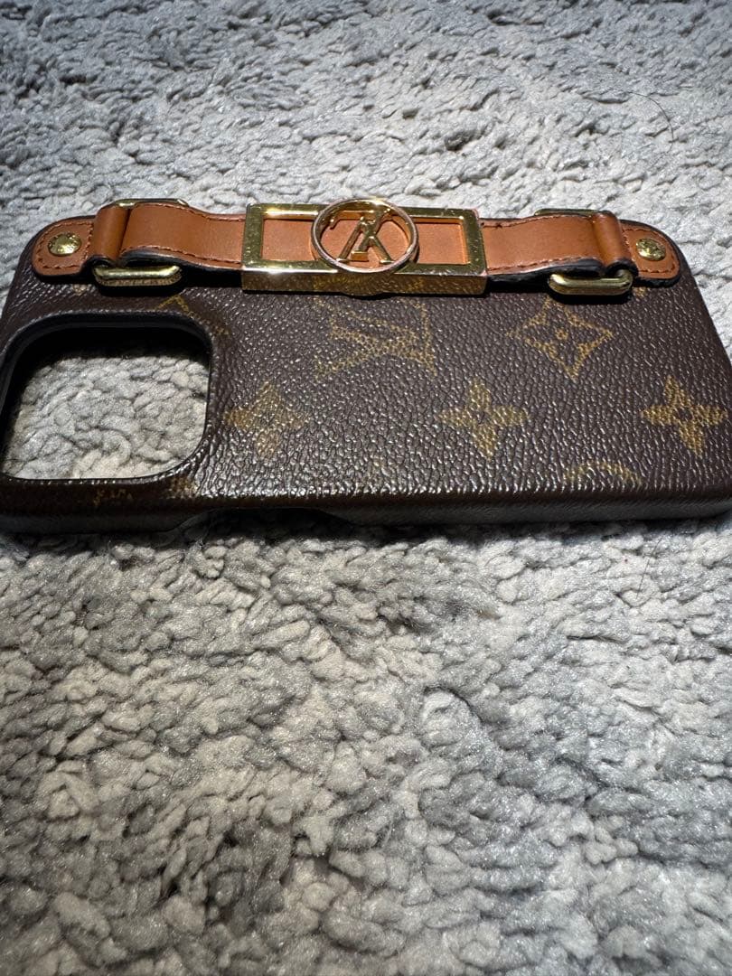 Louis VuittonのiPhone 13 Pro用レザーケース