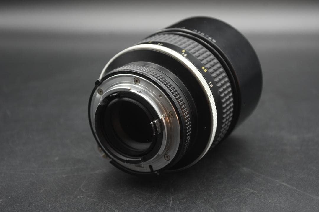 Nikon ニコン Nikkor Ai-s 135mm f2