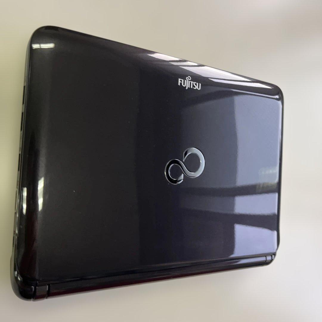 ☆格安美品☆WindowsXP☆長時間バッテリー付き10.1型小型ノートPC☆