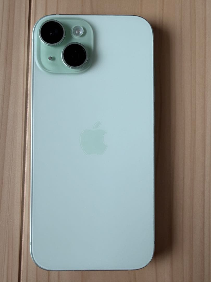 【極美品】iPhone 15 グリーン 本体 箱・充電ケーブル未使用