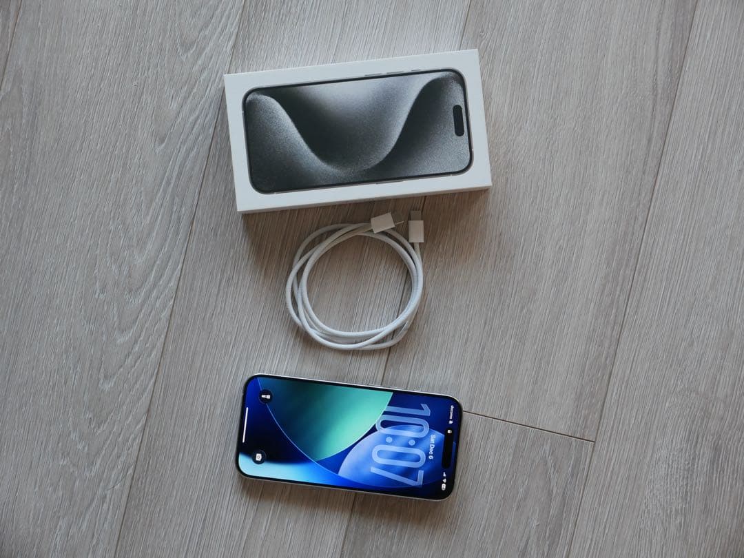 Apple iPhone 15 Pro ホワイト 本体　未使用品　256GB