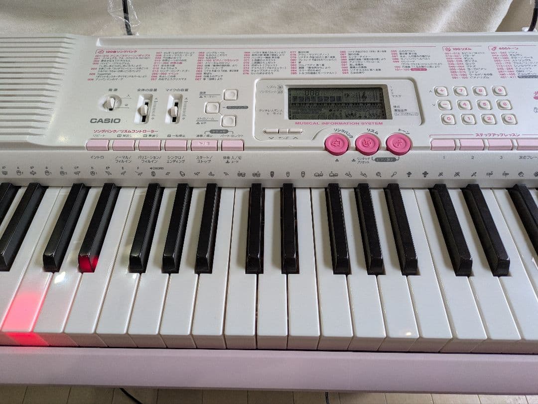 カシオ 光ナビゲーションキーボード LK-105 マイク・箱・アダプタ付