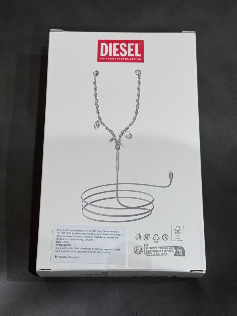 涼*真様 【完売・未使用品】DIESEL 有線 イヤホン 60458 Wired