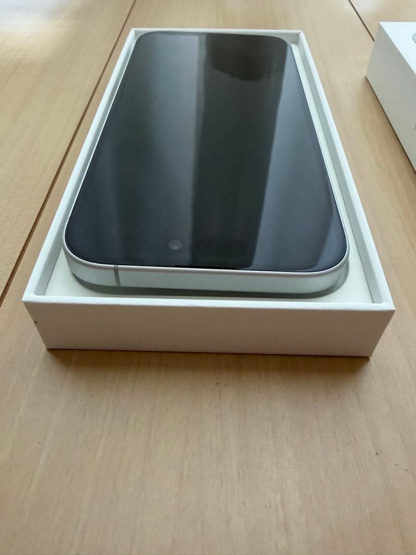 iPhone 16 ホワイト 本体 128GB SIMフリー