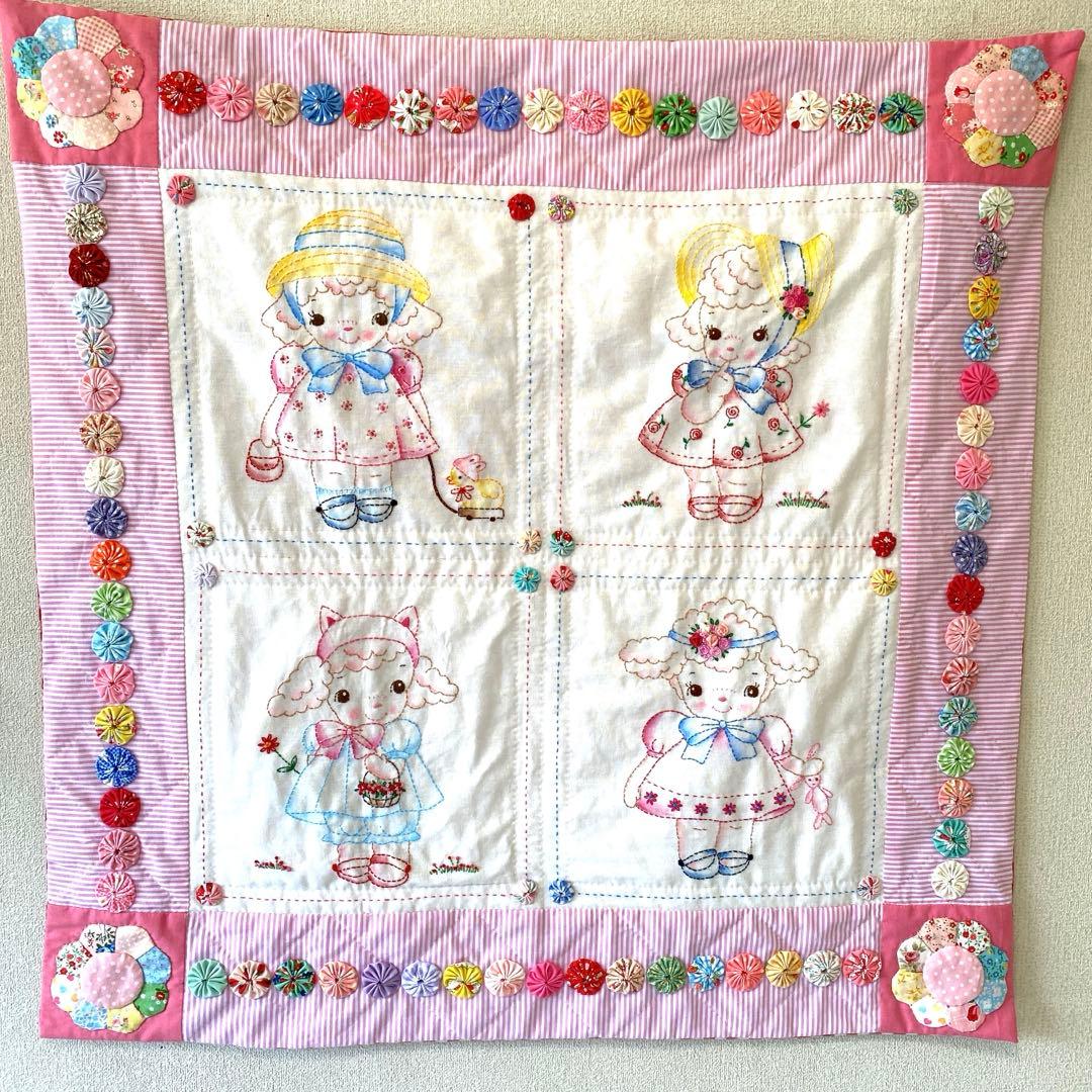 ベビーナーサリーアンティーク風/アニマル刺繍/パッチワークキルトタペストリー