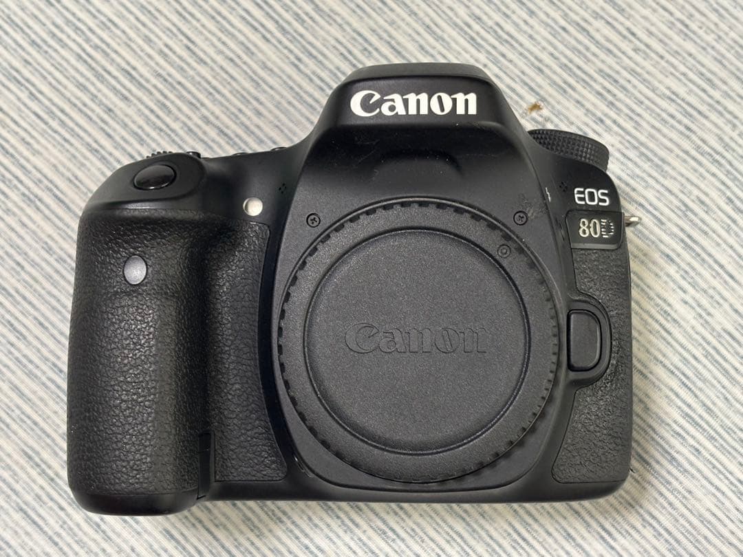 【美品】Canon EOS 80D デジタル一眼レフカメラ　グリップ他セット