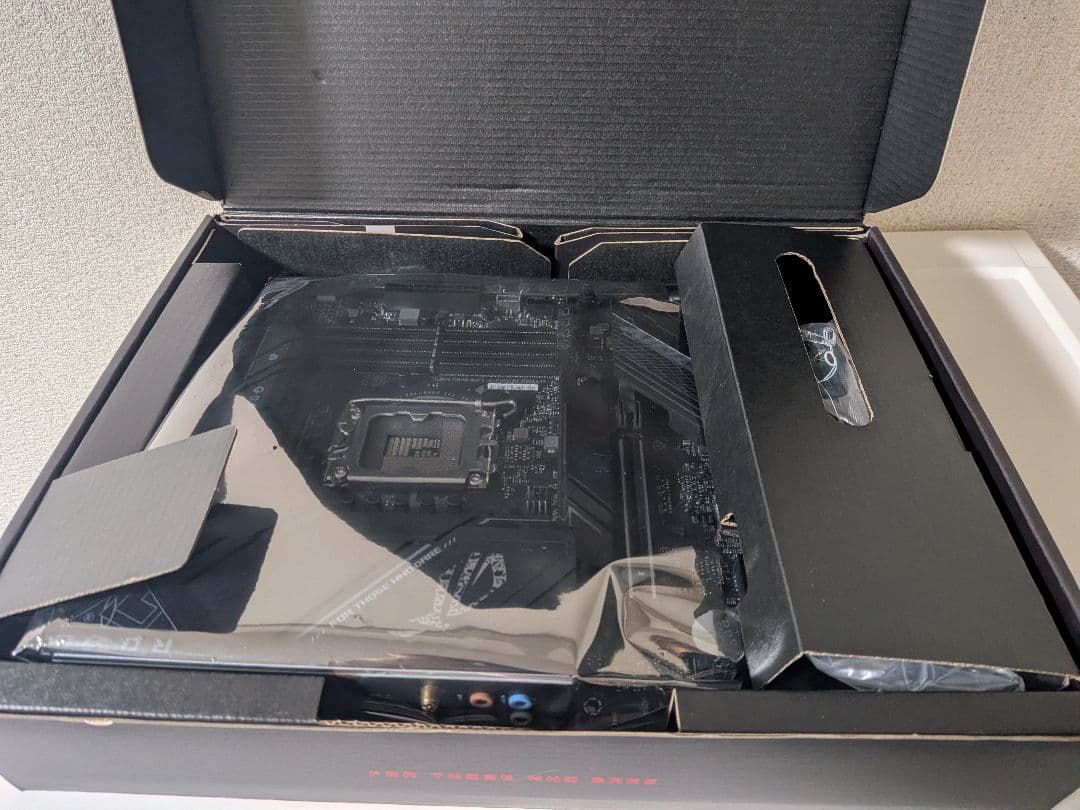 マザーボード ROG STRIX B760-F GAMING WIFI