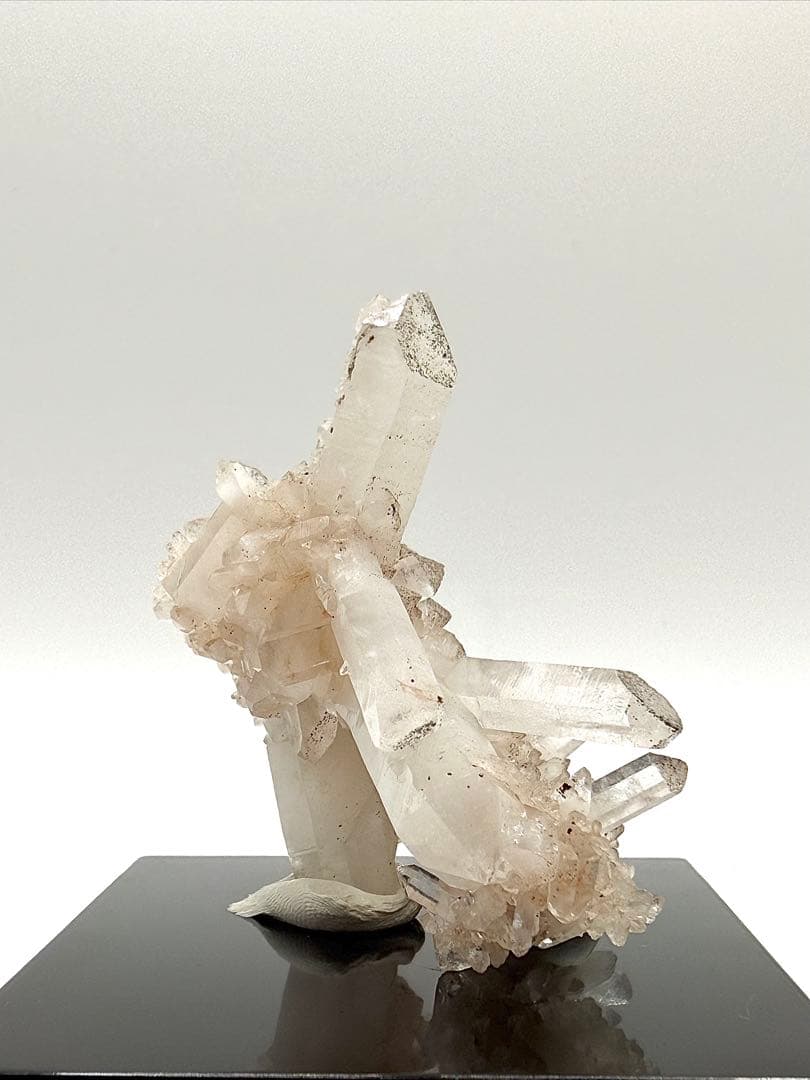ピンク　サマディ　クォーツ　原石　鉱物　標本　天然石　水晶　石　ヘマタイト