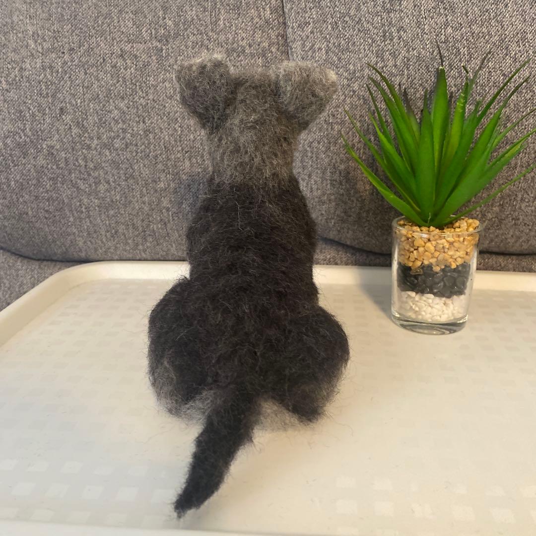 羊毛フェルト　ミニチュアシュナウザー　犬