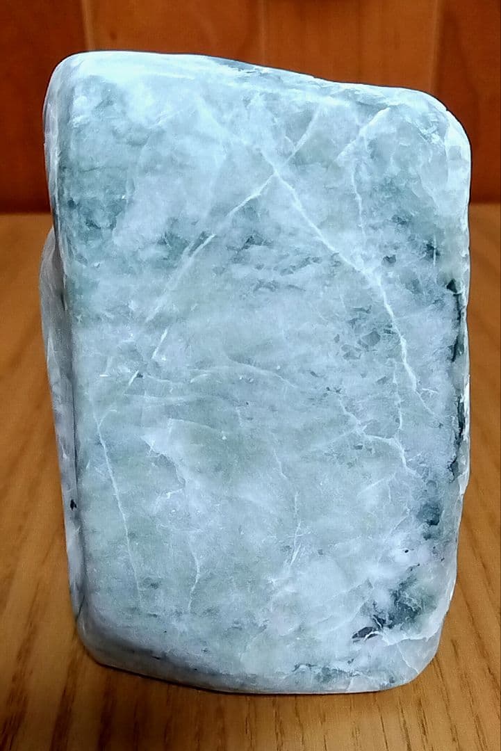 ★翡翠原石★糸魚川転石硬玉【姫川・川ズレ・切り出し粗面0.9kg】