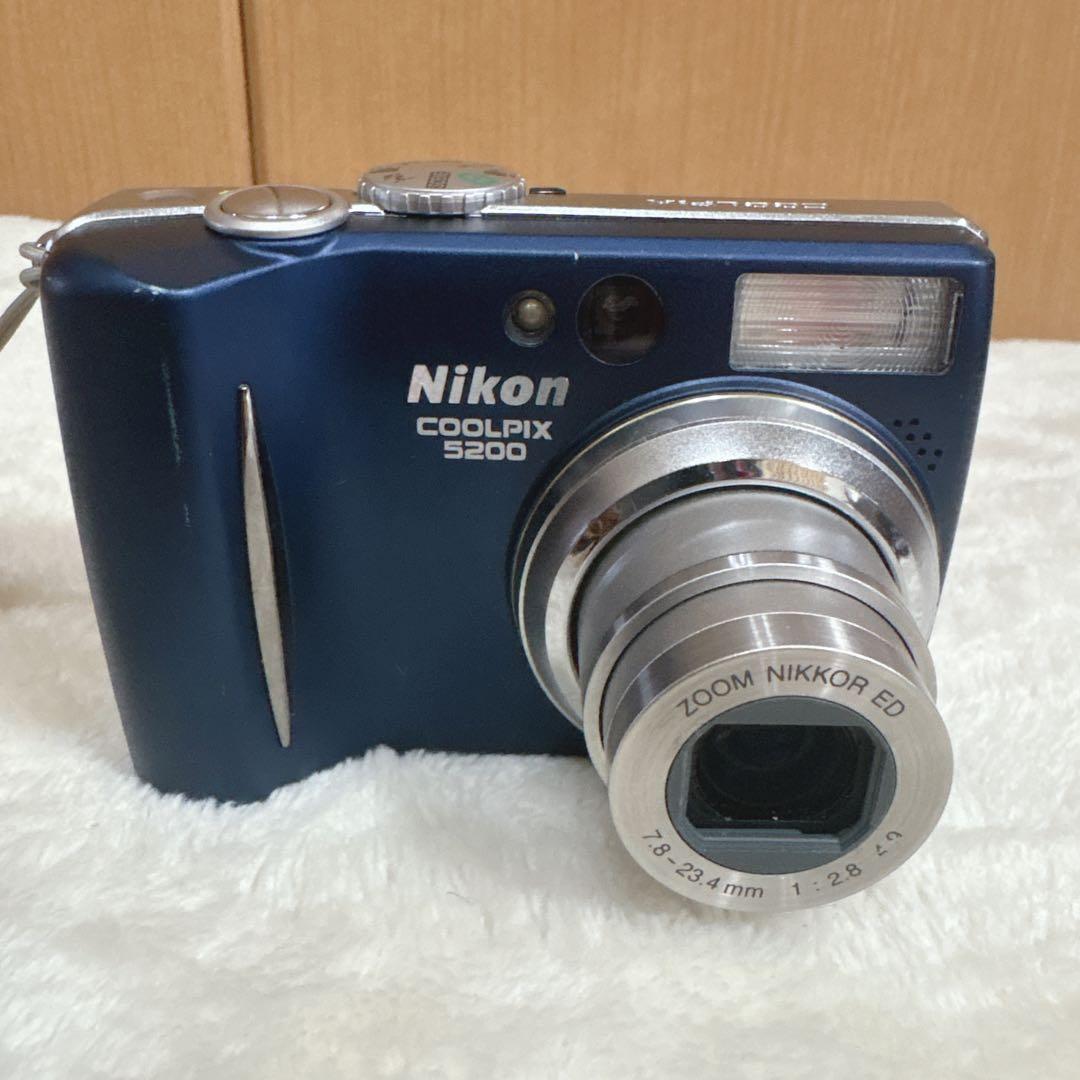 Nikon ニコン　COOLPIX E5200 オールドデジカメ