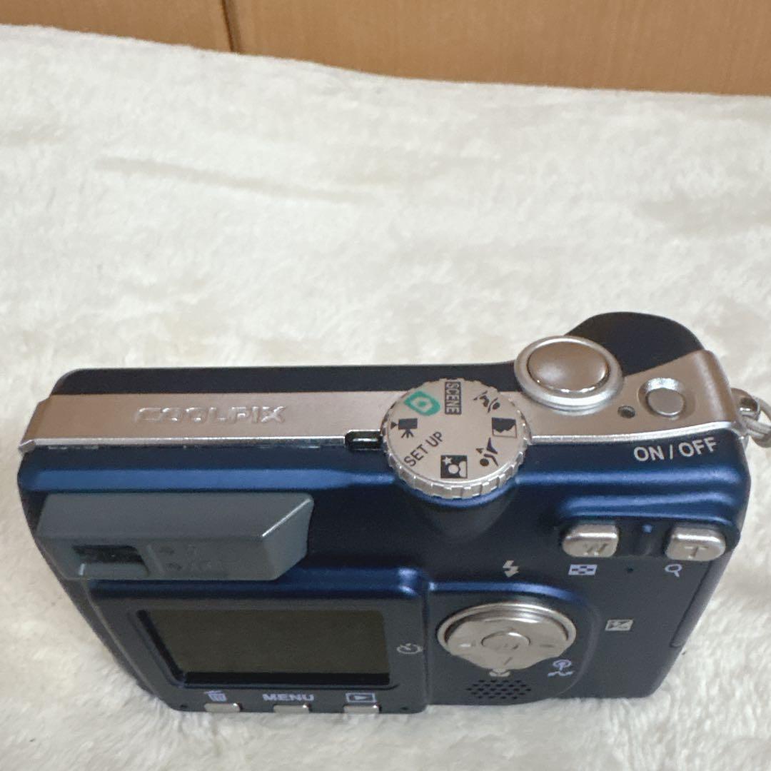 Nikon ニコン　COOLPIX E5200 オールドデジカメ