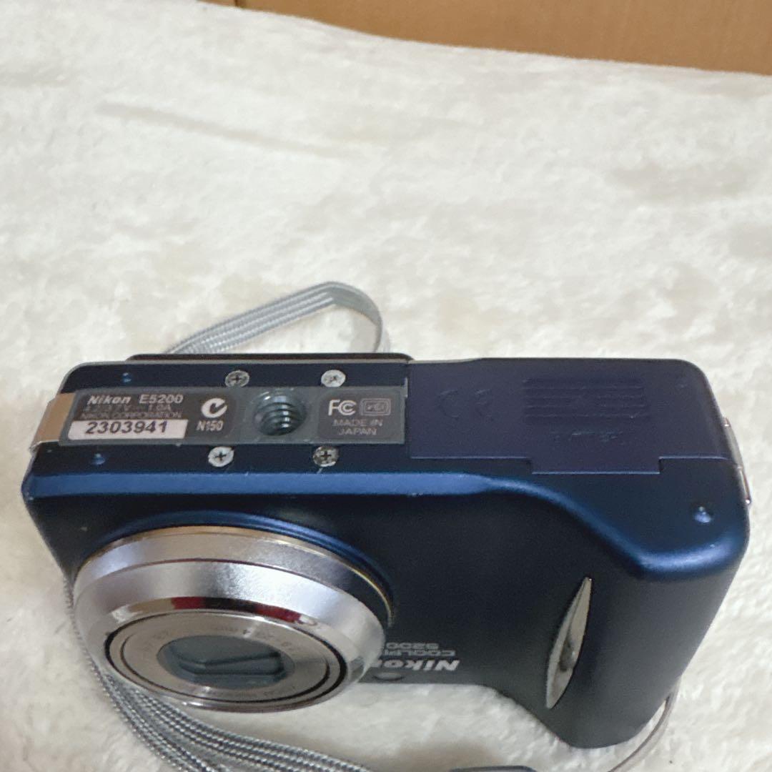 Nikon ニコン　COOLPIX E5200 オールドデジカメ
