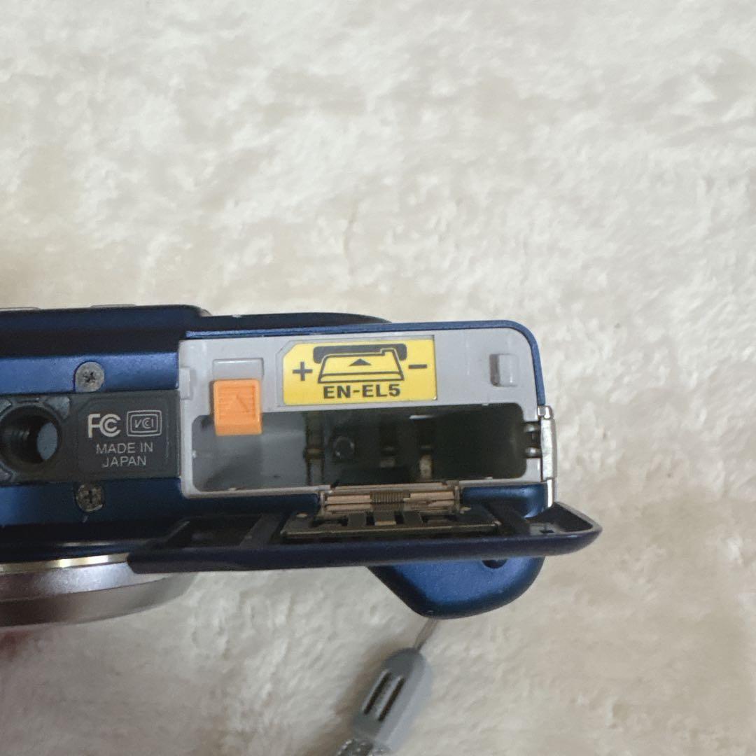 Nikon ニコン　COOLPIX E5200 オールドデジカメ