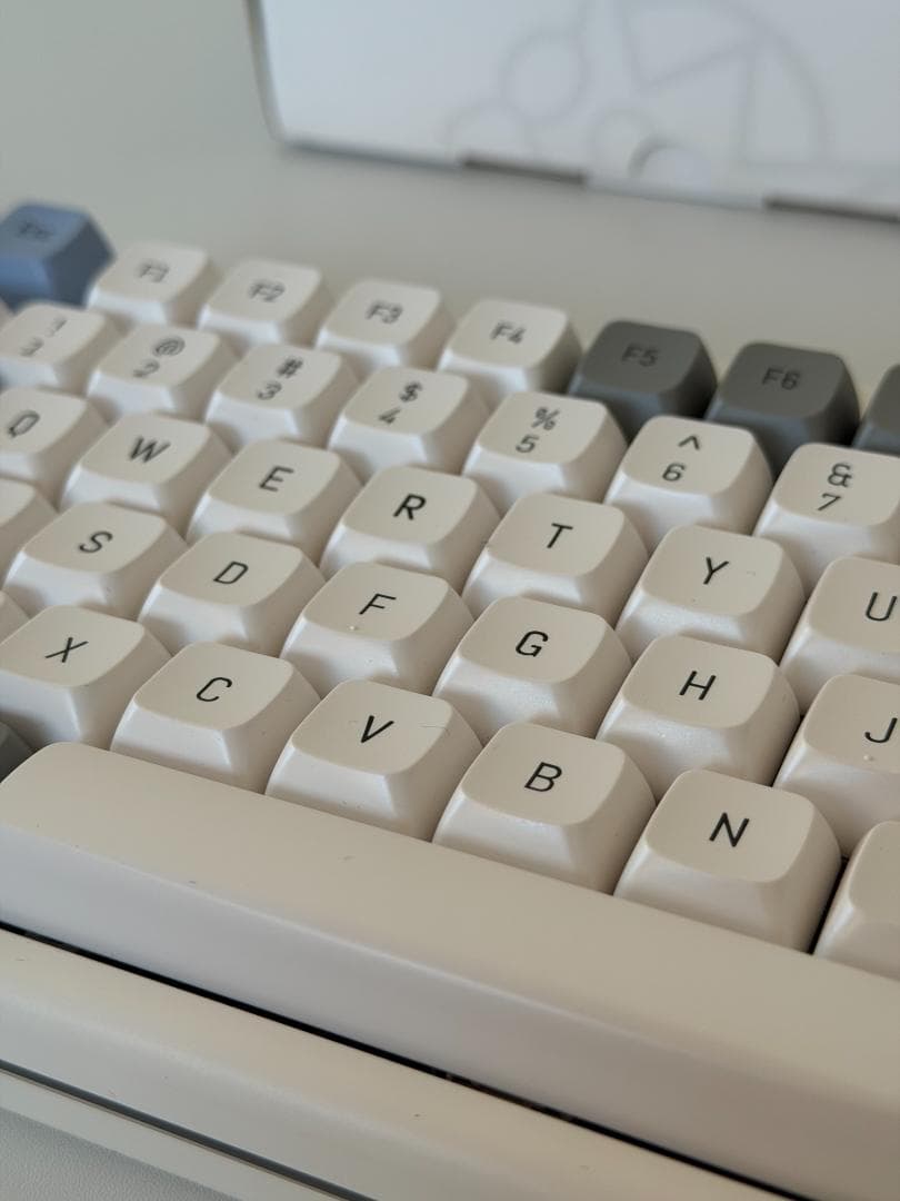 K84 メカニカルキーボード Dustsilver ほぼ未使用 箱・付属品あり