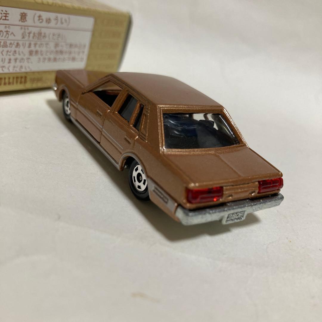 トミカNissan Cedric 430ブラウン 未使用未展示品です。日本製