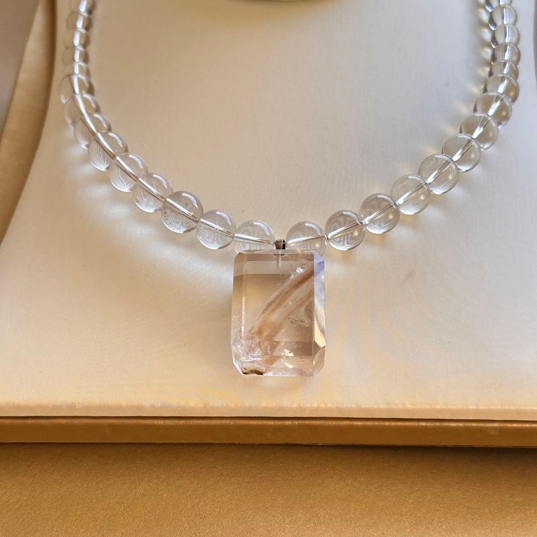 天然石 グリーンクォーツ ネックレス（フェザーインクォーツペンダント付き）