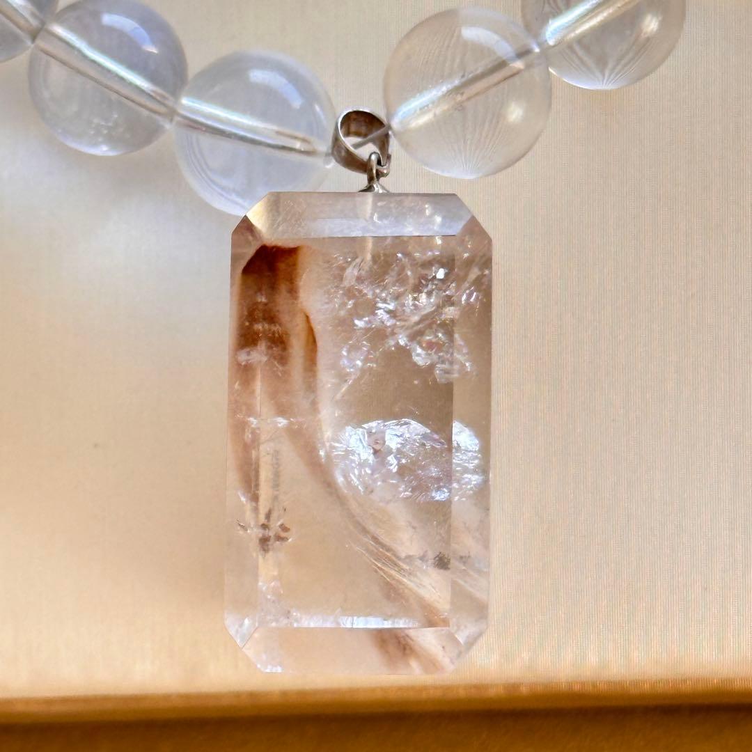 天然石 グリーンクォーツ ネックレス（フェザーインクォーツペンダント付き）