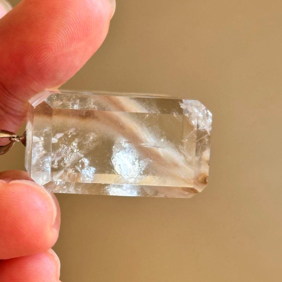 天然石 グリーンクォーツ ネックレス（フェザーインクォーツペンダント付き）