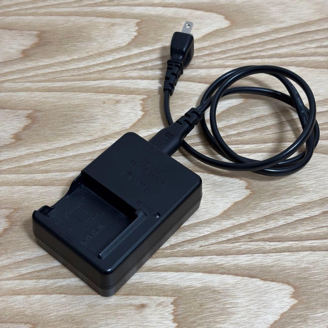 【良品】FUJIFILM X-T2 本体 バッテリー3個　縦グリップ