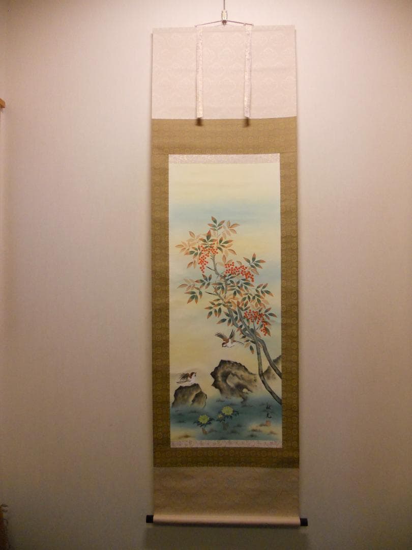 掛け軸 左高秋光 南天福寿 絹本 希少 縁起物 軸装 茶道具 掛軸 美品 です。