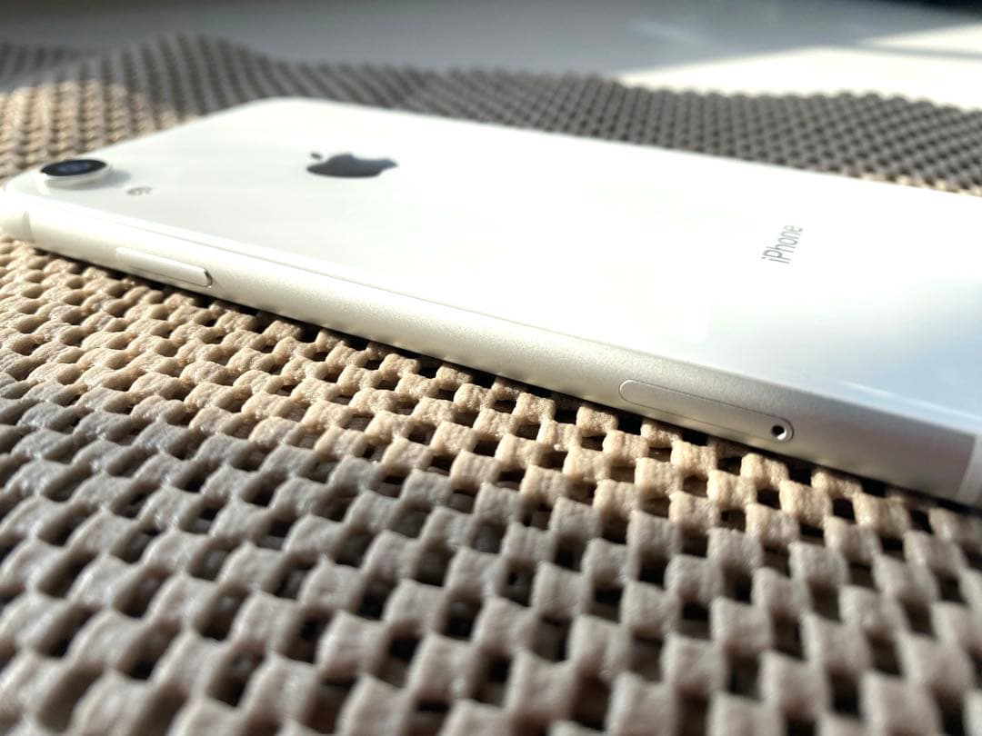 【美品】iPhoneXR 128GB ホワイト simフリー ★未使用フィルム付