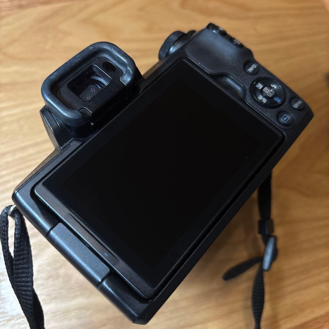 【ジャンク】Canon EOS Kiss M ダブルズームキット