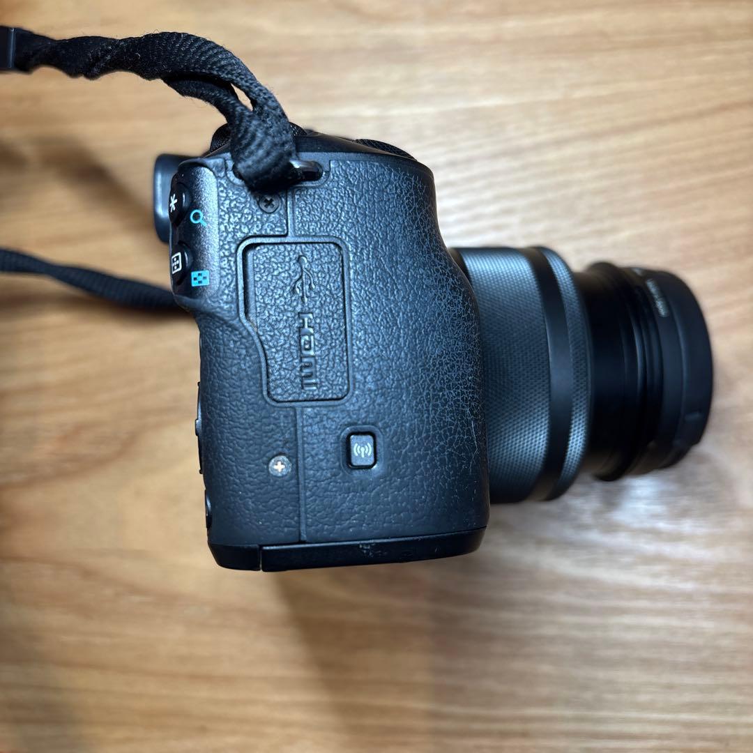 【ジャンク】Canon EOS Kiss M ダブルズームキット