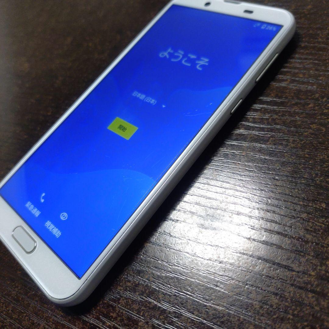 ドコモ　AQUOS sense2　SH-01L　ホワイト　ケース付き