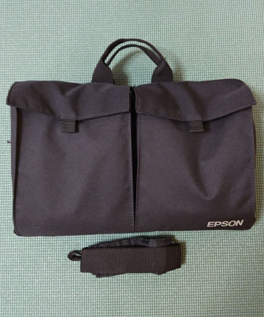 美品　プロジェクター エプソン EB-1751 持ち運びに便利なサイズ