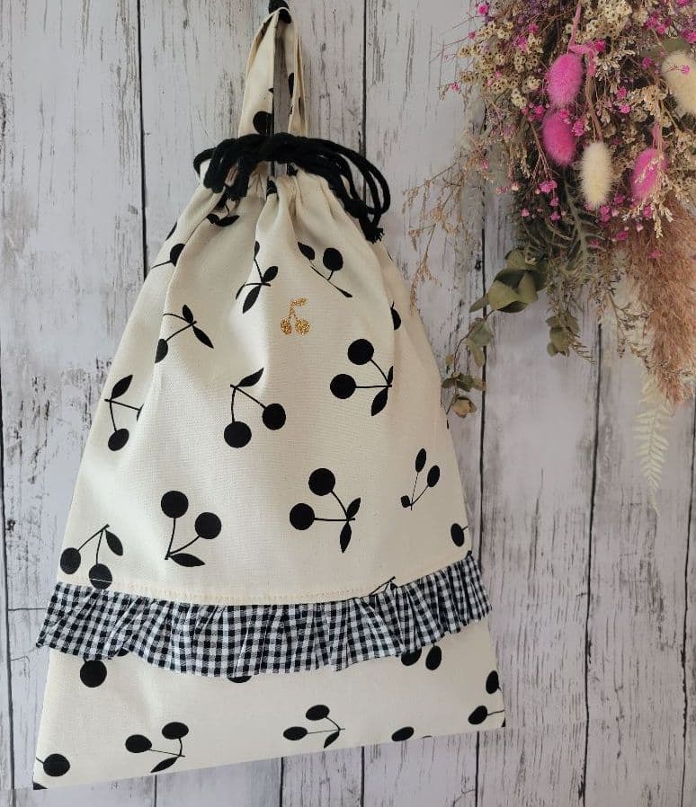 さくらんぼ黒★オーダー受付◇入園入学セット★入園グッズ★上履き入れ★ハンドメイド