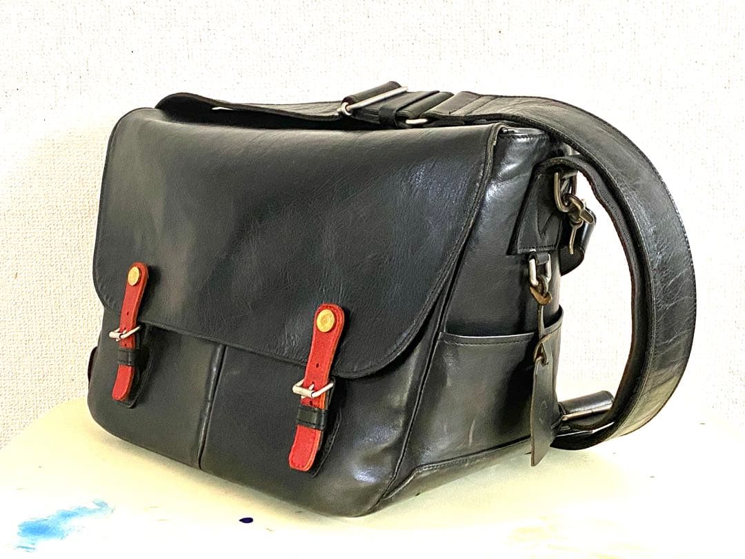 アクリュ acru カメラバッグ